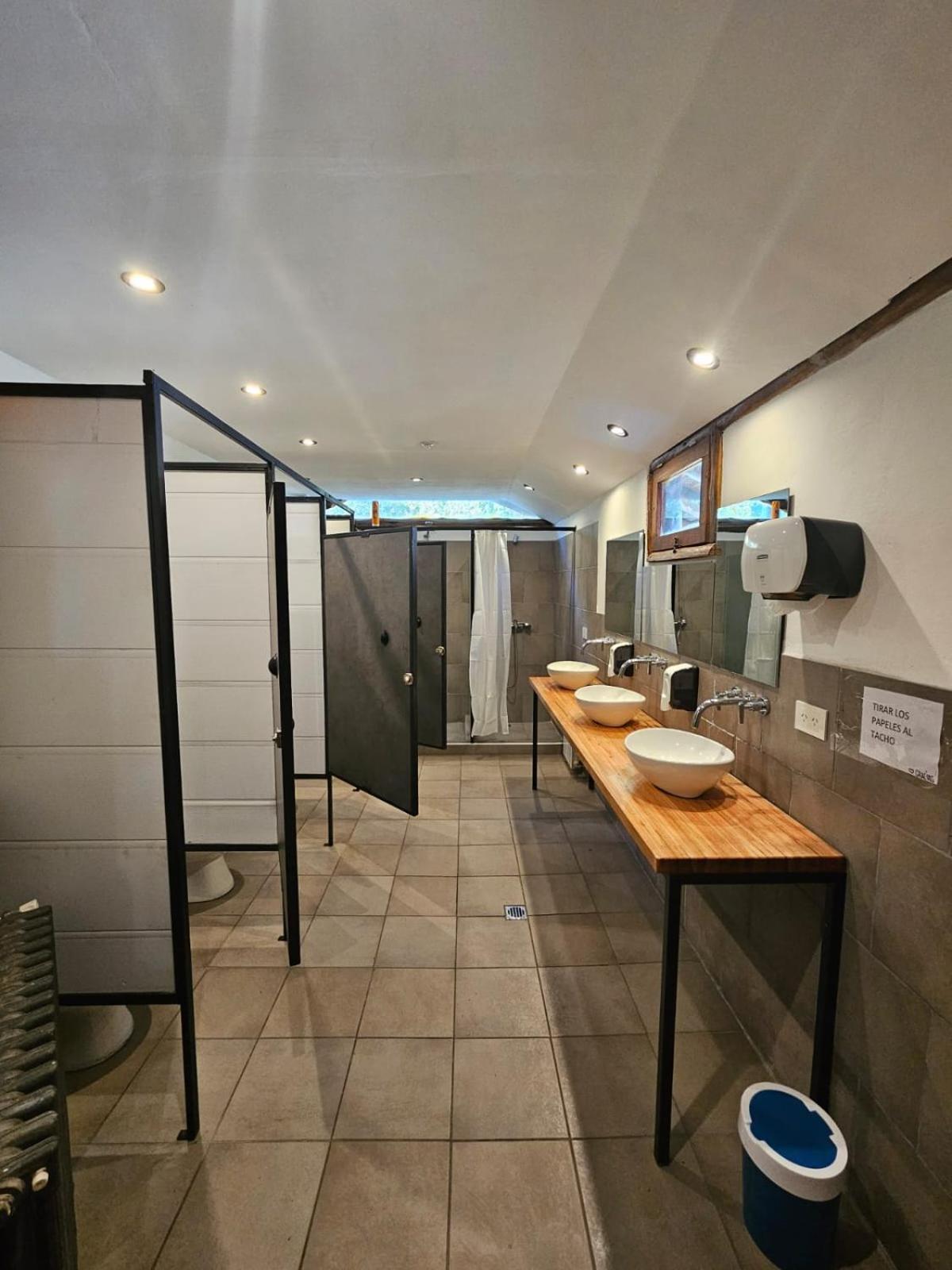 Hostel Capsula Refugio Oeste San Carlos de Bariloche Bagian luar foto